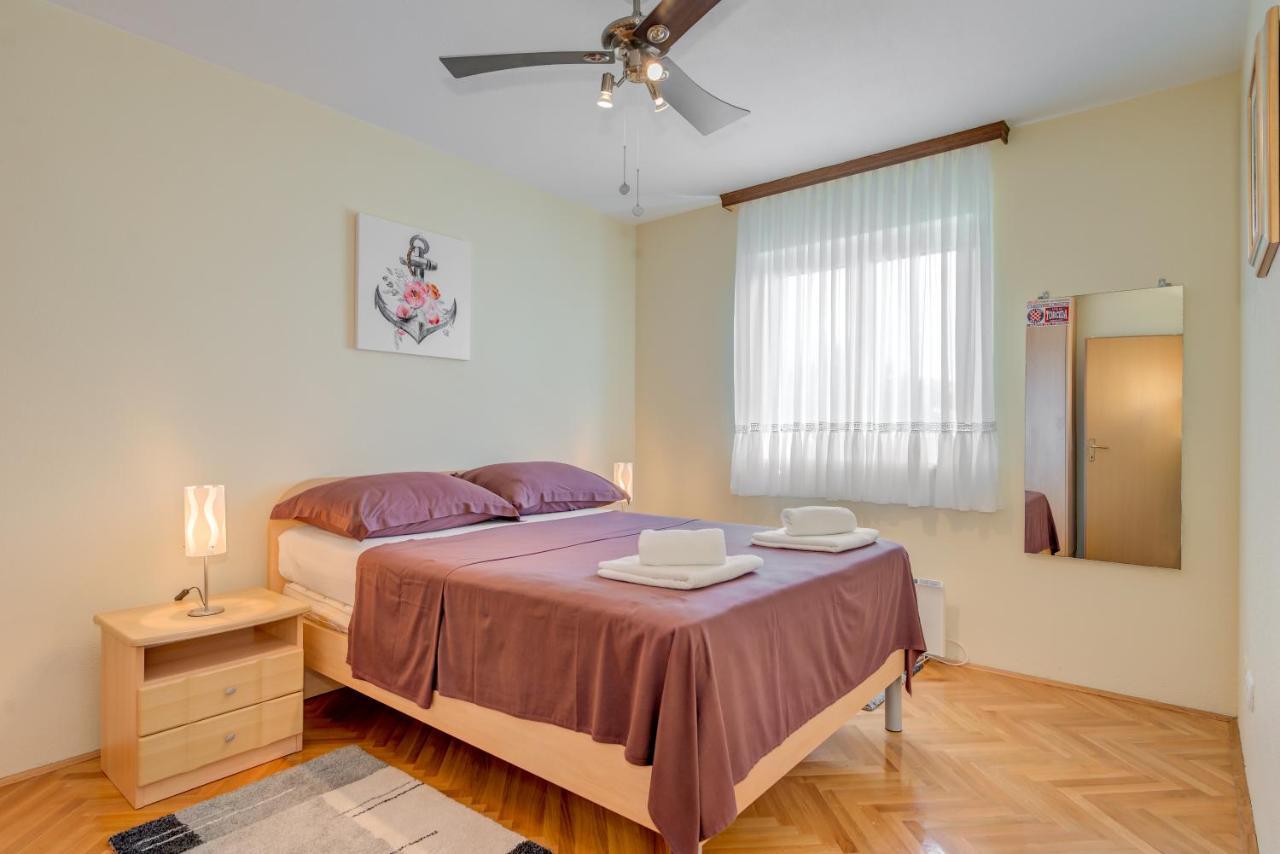 Villa Lille Trogir Exterior photo